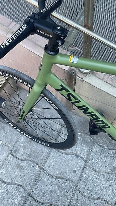 fixe gear: Шоссейный велосипед, Tsunami, Рама L (172 - 185 см), Б/у — 2