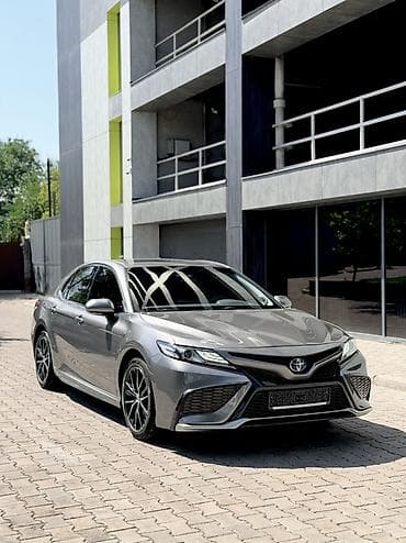 Toyota Camry: 2021 г., 2.5 л, Автомат, Гибрид, Седан