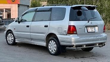 портер 2 салон: Honda Shuttle: 1995 г., 2.2 л, Автомат, Бензин, Минивэн — 3