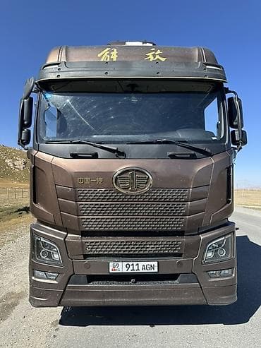 bmw 225: Тягач, Howo, Тентованный — 5