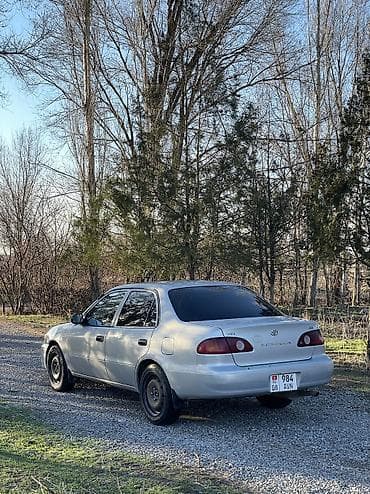 m 111: Toyota Corolla: 2001 г., 1.8 л, Автомат, Бензин, Седан — 2