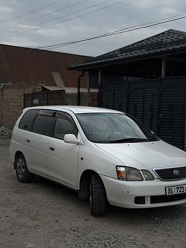 Toyota Gaia: 2003 г., 0.2 л, Автомат, Бензин, Минивэн