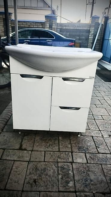 бу шкаф: Тумба для ванны, Б/у, С раковиной, ЛДСП, Самовывоз, цвет - Белый — 2