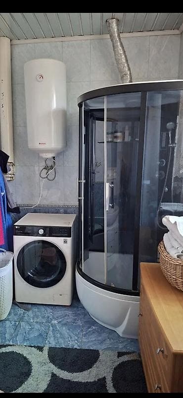 бишкек 1 комната: 65 м², 4 бөлмө, Чогуу жашоосу жок — 1