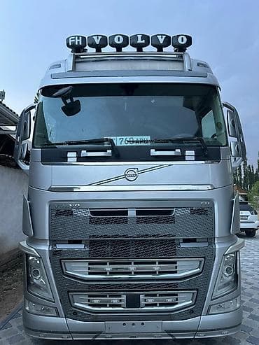 Транспорт: Тягач, Volvo, 2016 г., Без прицепа — 4