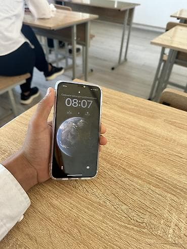апл: IPhone Xs Max, Б/у, 256 ГБ, Серебристый, Чехол — 2