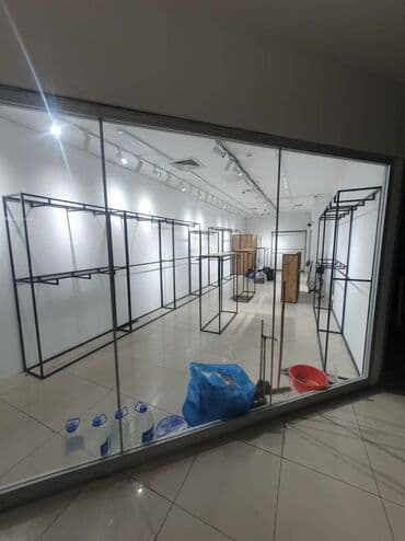 оборудование в бутик: Срочно! Торговое оборудование : Вешалки! Кронштейны! Полки! Столы — 5