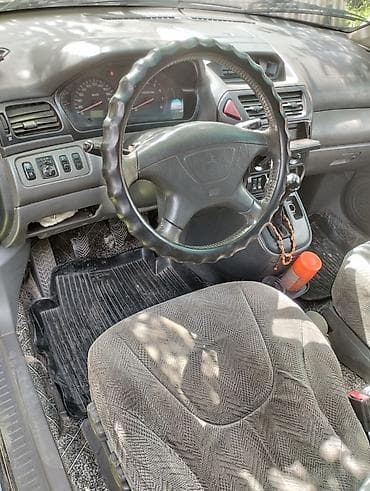 муравей с кабинай: Mitsubishi Chariot: 1999 г., Минивэн — 3