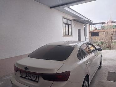 чертёж дом: Продаётся частный дом с крытой парковкой. - Планировка: просторная — 3