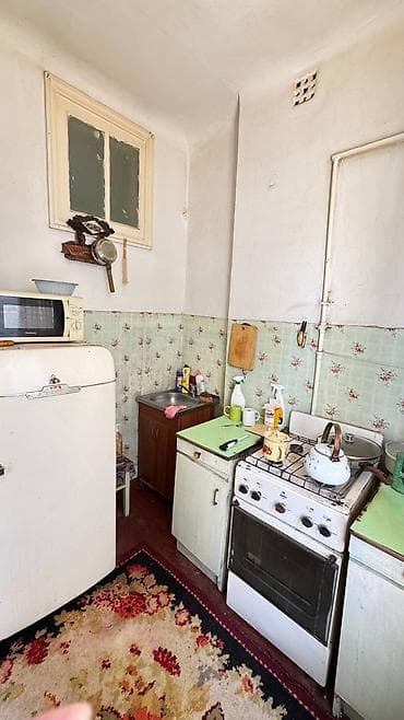 Кыймылсыз мүлк: 2 бөлмө, 45 м², Юг-2 мкр Сталинка, 2 кабат, Эски ремонт — 10