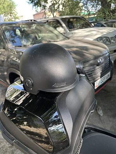 gilera runner: Скутер/максискутер черного цвета Особенности и комплектация: - — 8