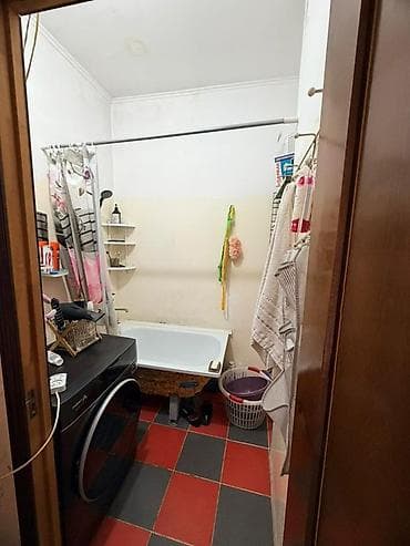 Батирлер: 2 бөлмө, 50 м², 105-серия, 5 кабат, Эски ремонт — 4