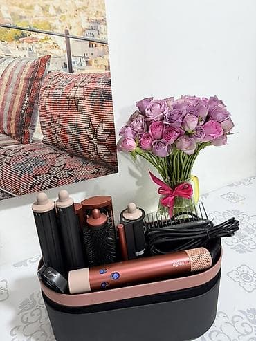 в связи выездом: Мультистайлер Dyson — 4