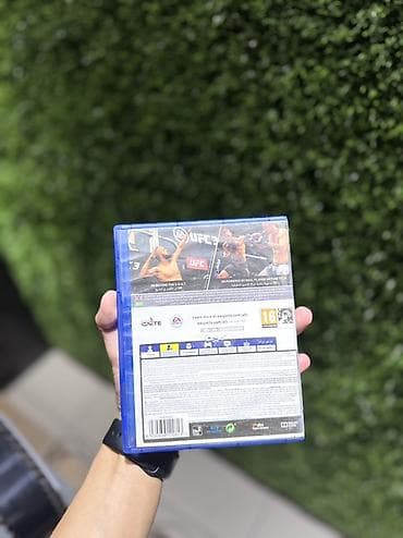 mk 11: EA Sports UFC 3 — диск для PlayStation 4 (Blu‑ray) в фирменном синем — 2