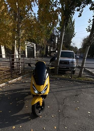 скуттер: Скутер/максискутер городского типа, ярко‑жёлтый - Дизайн: агрессивная — 1