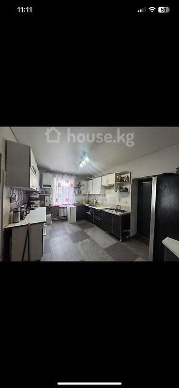 рынок дордой: 🚨 ПРОДАЁТСЯ ДОБРОТНЫЙ ДОМ ! 🏡 Продаётся кирпичный дом 70 м², Также — 8
