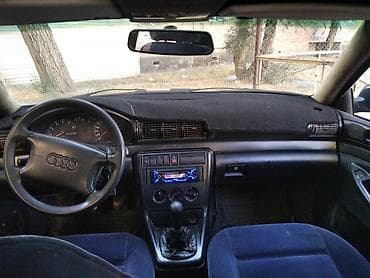 Audi A4: 1997 г., 1.8 л, Механика, Бензин, Седан — 5