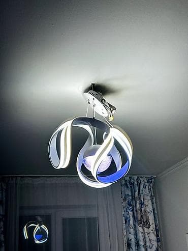 Люстра б у 3 режима 1 блок питание возможно на замену так как