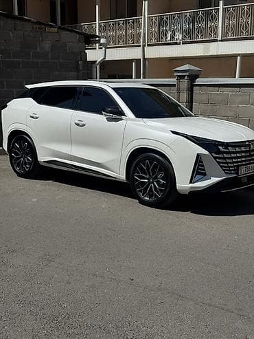 space runer: Changan Uni-T: 2025 г., 1.5 л, Робот, Бензин, Кроссовер — 1