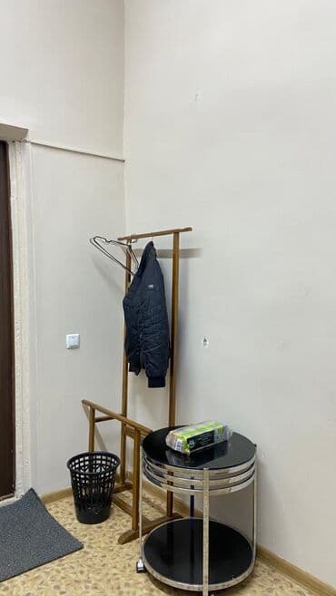 сниму дом посуточно: Сдаю Офис, 15 м², В жилом комплексе, С видом на горы, 1 линия, С оборудованием — 7