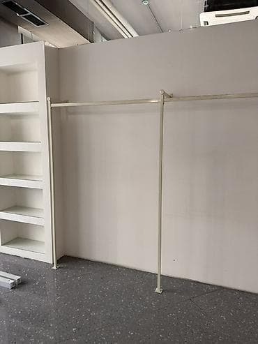 напольный вешалка: Металлическая напольная стойка-рейл для одежды, двухсекционная, цвет — — 3