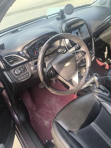 Транспорт: Chevrolet Spark: 2019 г., 1 л, Автомат, Бензин, Хэтчбэк — 4