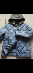button куртка двухсторонняя: Курктка молодежная,фирмы 
буттон,размер 44-46,цена 800сом — 1