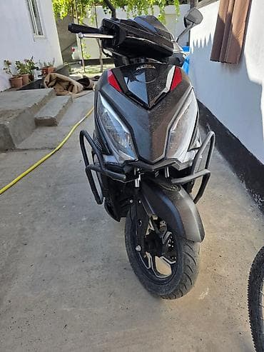 Скутеры: Тип скутера 125 куб. см, Бензин, Б/у — 1