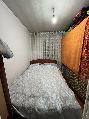 дом в квартиру: Продаётся жилой дом с двором и навесом. - Кирпичный забор по — 3