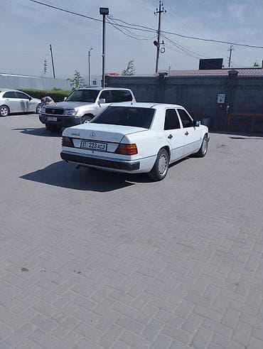 Продажа авто: Mercedes-Benz W124: 1990 г., 2 л, Механика, Бензин, Седан — 6