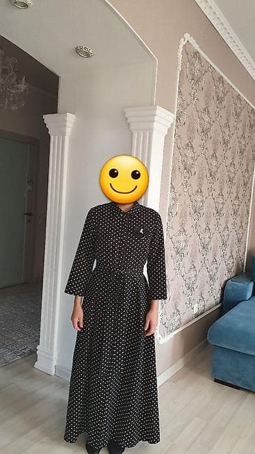 одежда для танцев: Платье черное и светлое по 500сом, и нарядное платье с жемчугом с — 1