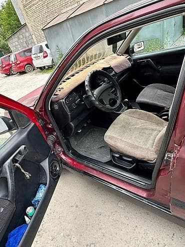 Унаа сатуу: Volkswagen Vento: 1993 г., 1.8 л, Кол менен иштөөчү, Бензин, Седан — 8