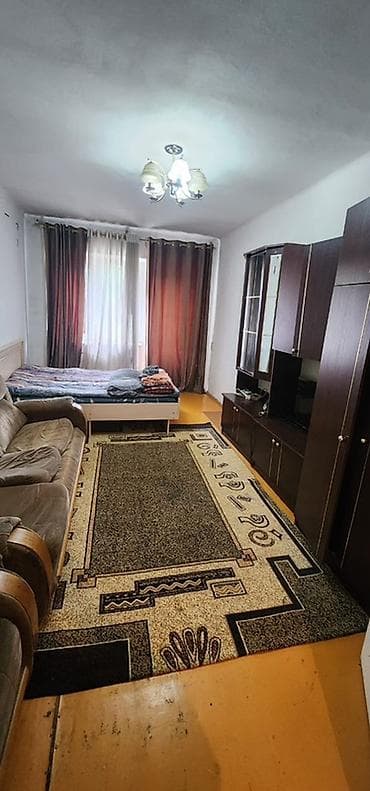 аламедин 1 сдаю: Сдаю трехкомнатную квартиру в районе Азия Молл на третьем этаже дом — 1