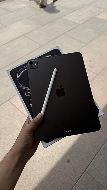 Планшеты: Планшет, Apple, память 256 ГБ, 11" - 12", Wi-Fi, Б/у, Классический цвет - Черный — 1