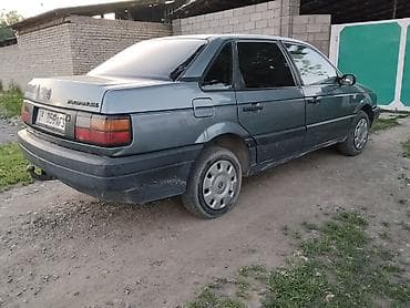 Volkswagen Passat: 1988 г., 1.8 л, Механика, Бензин, Седан