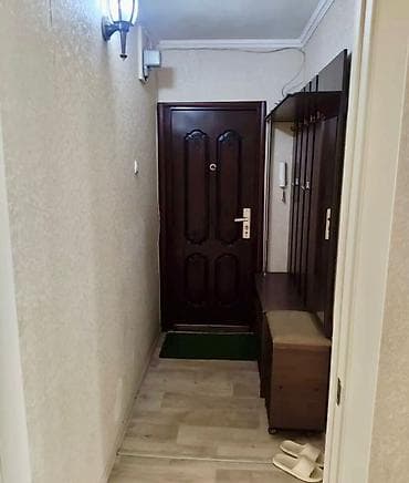 3 мкр: 3 комнаты, 58 м², 104 серия, 4 этаж, Старый ремонт — 2