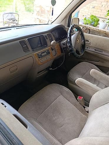 550: Honda Stepwgn: 2002 г., 2 л, Автомат, Бензин, Минивэн — 3