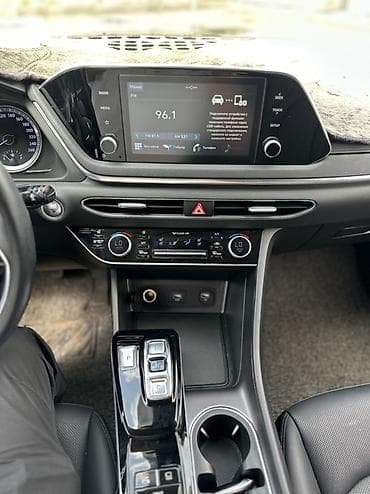 byd e2 2023: Hyundai Sonata: 2020 г., 2 л, Автомат, Гибрид, Седан — 10