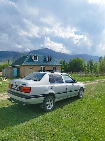 венто: Volkswagen Vento: 1992 г., 1.8 л, Механика, Бензин, Седан — 6