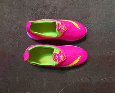 Киреге берилүүчү кийимдер: ПРОДАЮ. Новые,лёгкие.Примерно 36-37 размер. Лучше писать на ватсап — 2