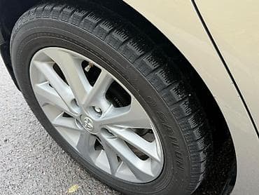 машина китай: Toyota Corolla: 2015 г., 1.6 л, Автомат, Бензин, Хэтчбэк — 3