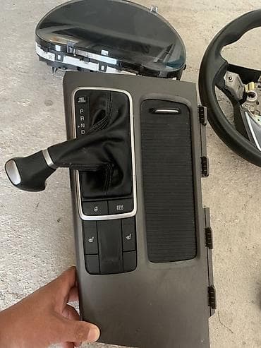 пульт управления диджея: Центральная консоль Kia 2019 г., Оригинал — 2