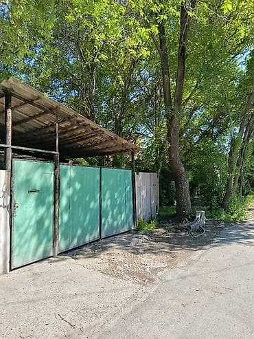 Продажа домов: Продаю полдома. Ниже Восточного автовокзала перед БЧК. Отдельный вход — 5
