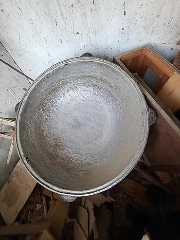 советский чайник: Продаю большой казан объемом 225 л, б/у, производство СССР, в отличном — 1