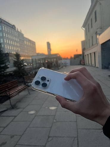 IPhone 16 Pro, Белый, Чехол, 90 %