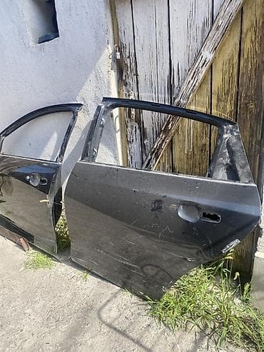 Двери для Chevrolet Malibu (надпись MALIBU на одной из дверей) — 3