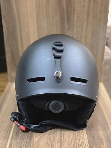 Шлемдер: Горнолыжный шлем. Мужской. Размер L. Имеются небольшие потертости — 3