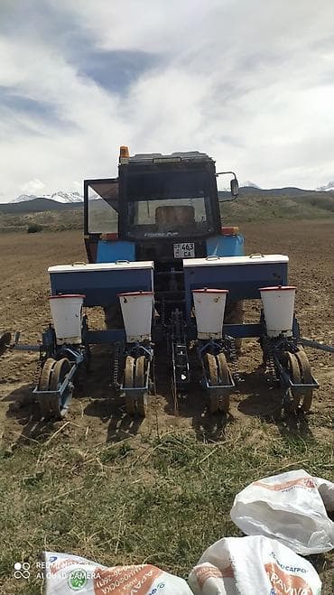 жиби бетон: Кукурузный сеялка продаю — 1