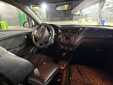 авто магитафон: Kia Rio: 2016 г., 1.4 л, Автомат, Бензин, Седан — 5