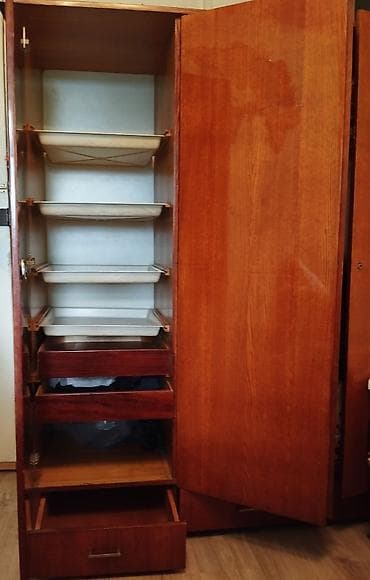 Декор жана интерьер: 1. Продается добротный, очень вместительный трехстворчатый шифоньер в — 3